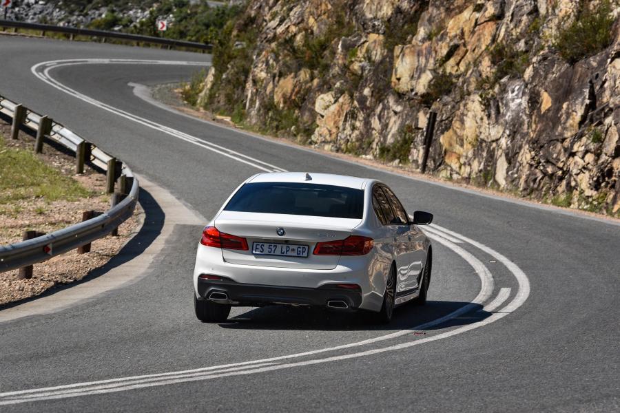  BMW 520d Sedan M Sport 2017 года  (ZA) (фото 7 из 23)